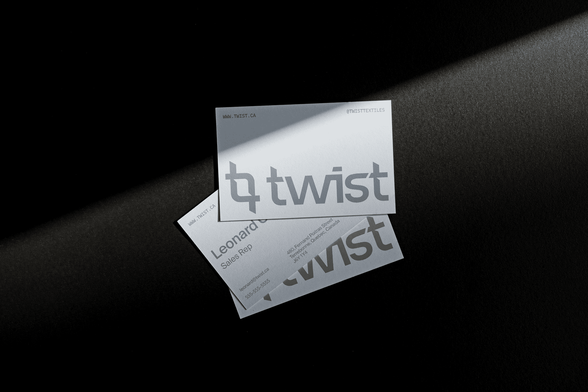 BUSINESS-CARD-MOCKUP